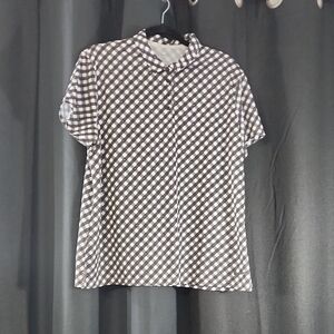 2 Nike Black and White Button Down Shirt